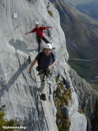 Via-Ferrata-GrandBornand-TourJalouvre-CedricThomenPasserelle1.jpg