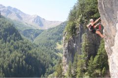 44_Via-Ferrata-CascadeOffice_tourisme.jpg